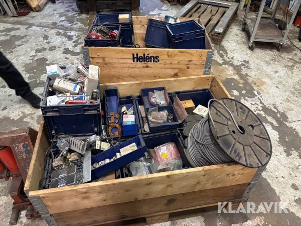 Diverse el tillbehör 2st pallar