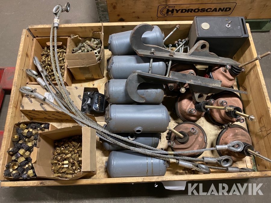 Lufttankar, bromscylindrar till lastbil