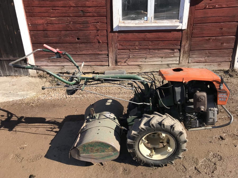 Jordfräs med tillbehör