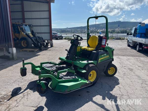 Gräsklippare John Deere 1580 terrain cut 4WD