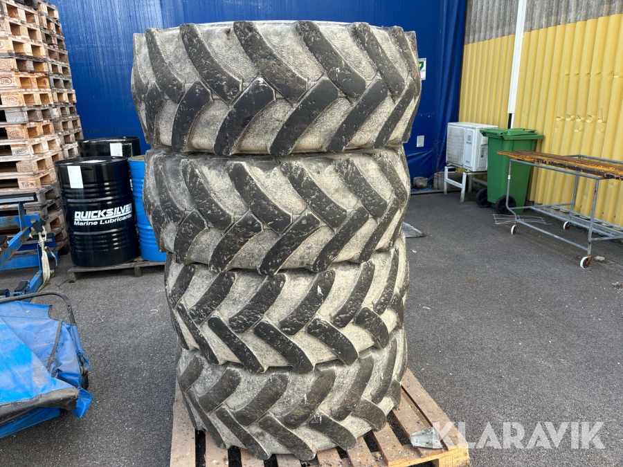 Entreprenaddäck Mitas 405/70-24 med fälg 4st