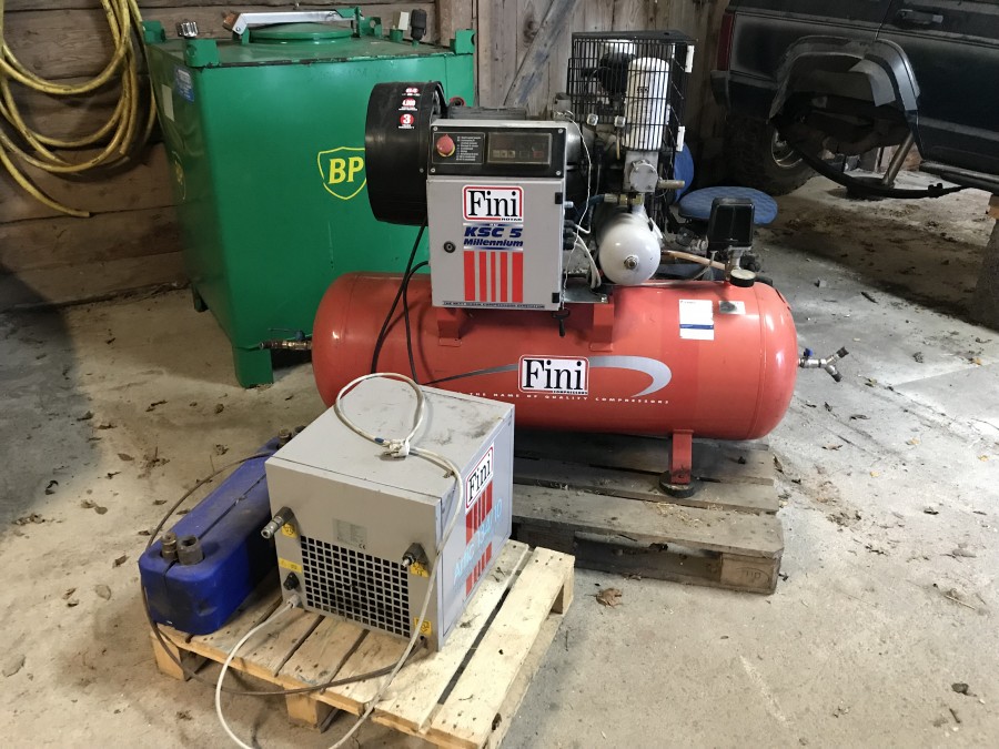 Skruvkompressor med kyltork + värmeväxlare