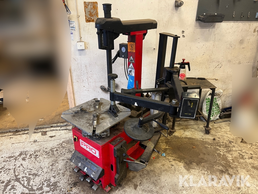 Däckmonteringsmaskin PRO 22ITH med hjälparm