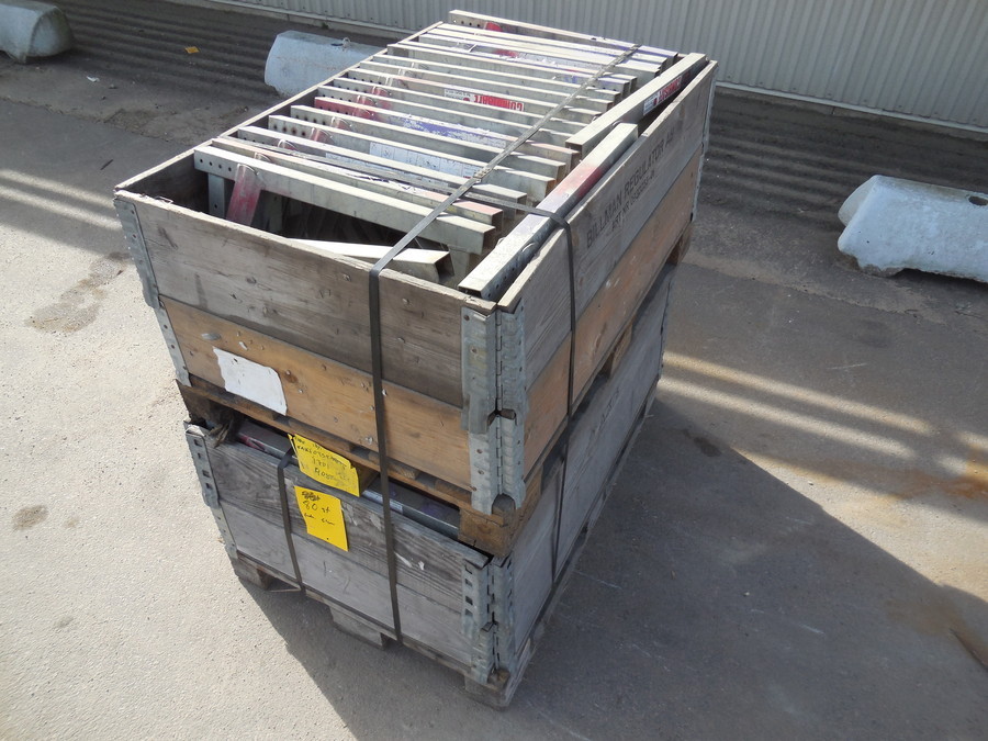 ca 120 st TAKFOTSFÄSTE COMBISAFE