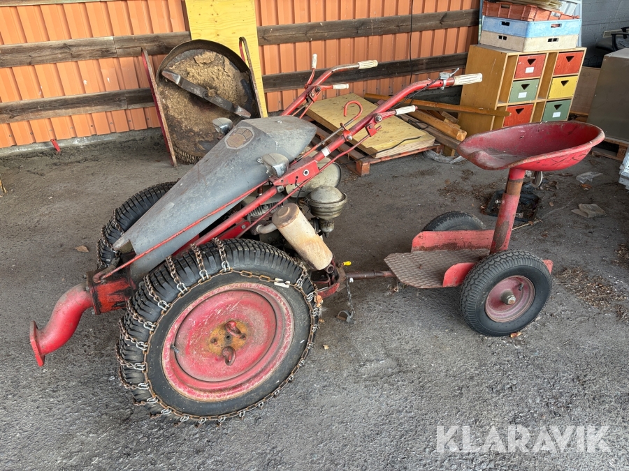 Redskapsbärare Belos IL-222