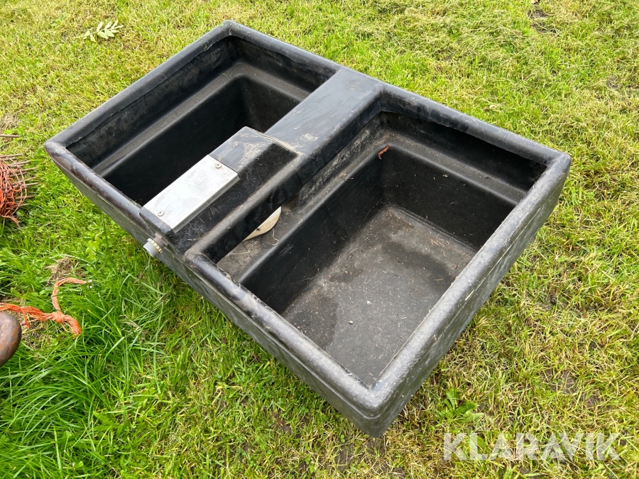 Vattenkar ca 140 L JFC , Vara, Klaravik auktioner