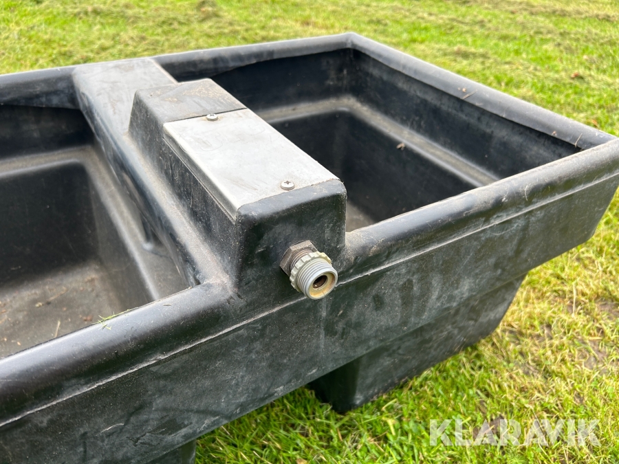 Vattenkar ca 140 L JFC , Vara, Klaravik auktioner