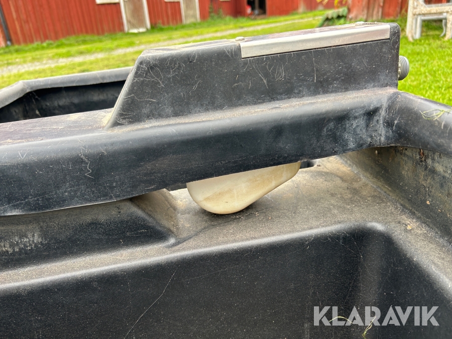 Vattenkar ca 140 L JFC , Vara, Klaravik auktioner