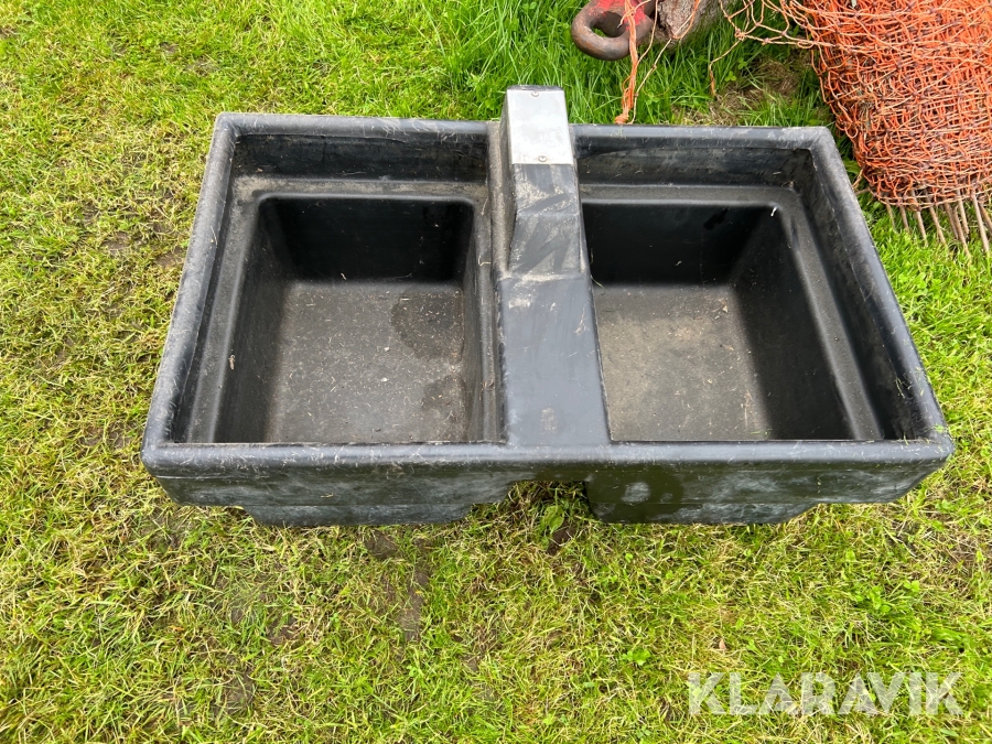 Vattenkar ca 140 L JFC , Vara, Klaravik auktioner