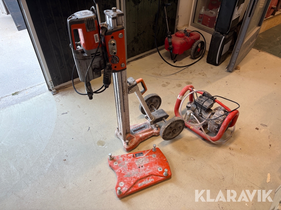 Kärnborr Husqvarna DM340 med stativ,  vaccumpump & platta