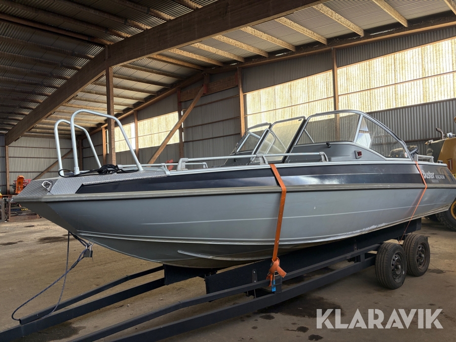 Båt Buster Magnum med 150 Hk Yamaha