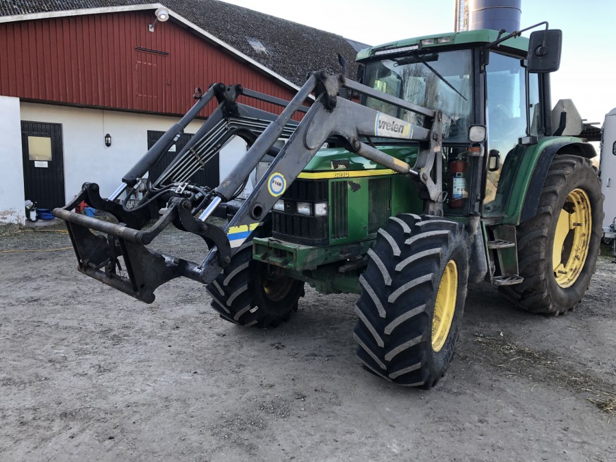 Traktor John Deere 6210