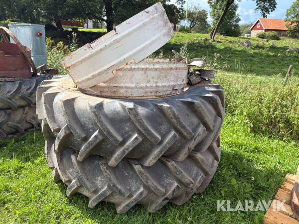 Traktordäck Michelin 16.9-38