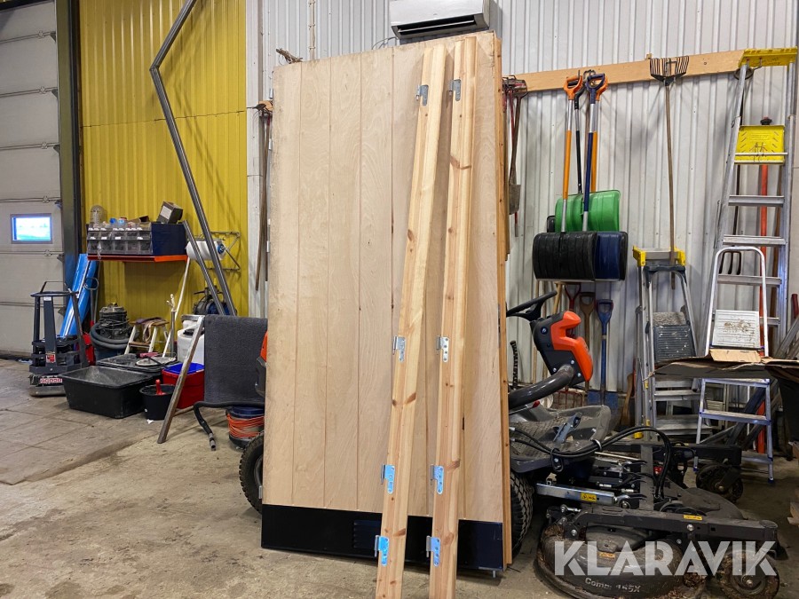 Slagport specialtillverkad dubbeldörr till garage