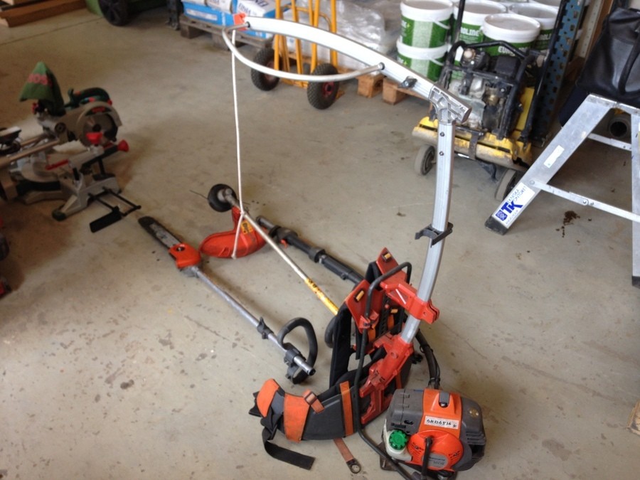 Stångsåg Kombimaskin Röjare Busksåg med rygghängning