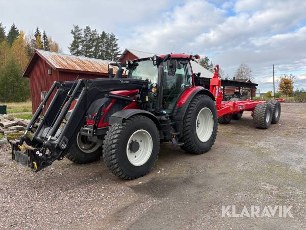 Traktor Valtra N134 med frontlastare och lastväxlarvagn