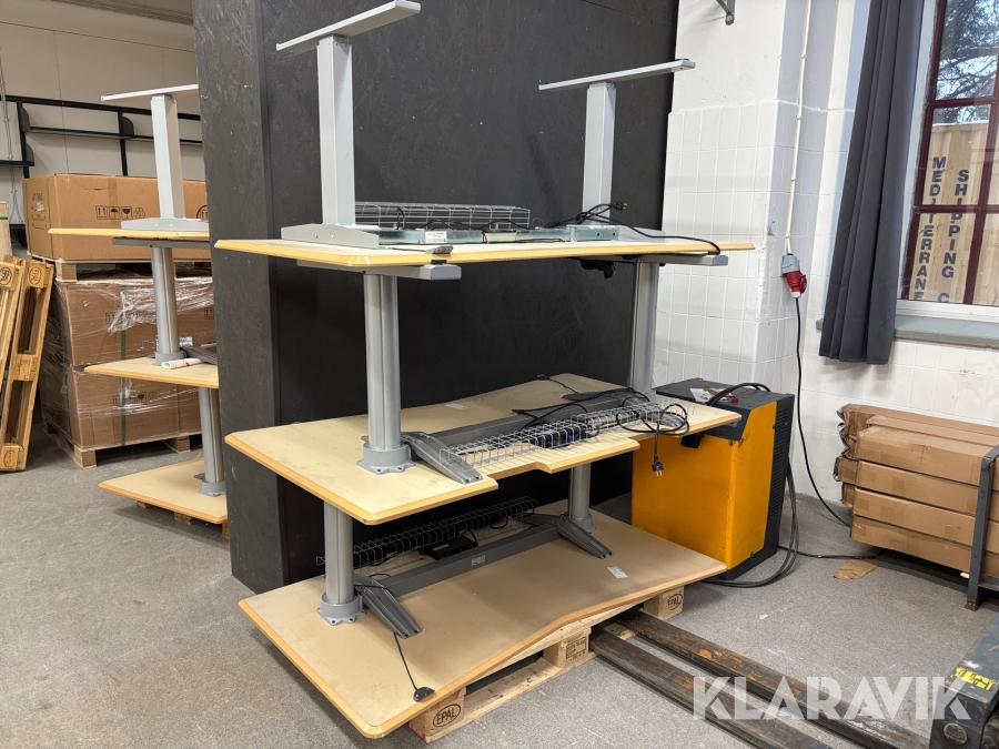 Skrivbord elektriskt höj och sänkbart Kinnarps 3st