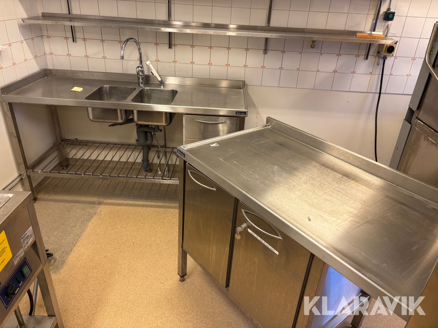 Rostfri diskbänk Idesta med blandade och munstycke