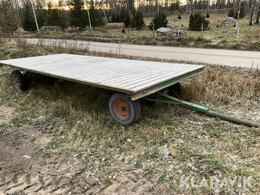 Balvagn med galler/lämmar