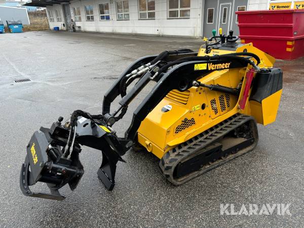 Kompaktlastare Vermeer Viking S450TX med gripklo