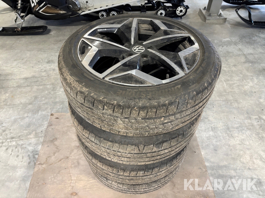 Sommardäck 215/50R19  Bridgestone Turanza med fälg 4st
