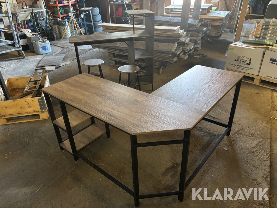 Skrivbord och barbord