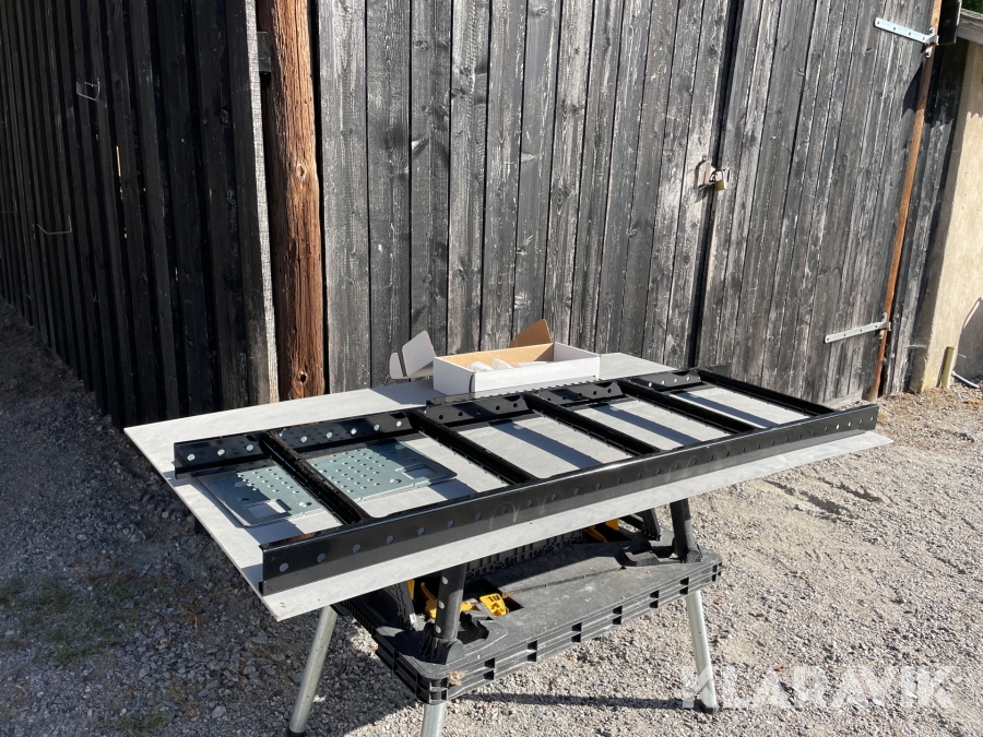 Takstege CW Lundbergs med fästen för papptak