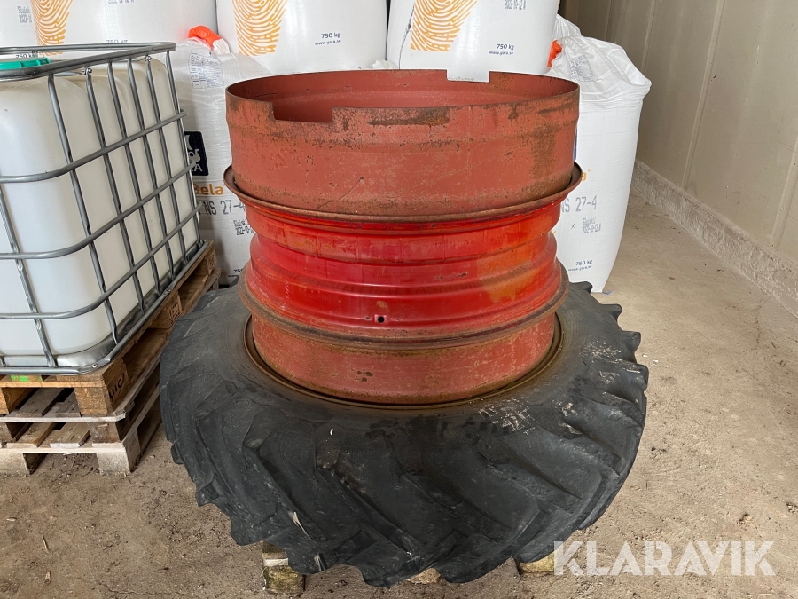 Volvo BM fälgar och distansringar till dubbelmontage