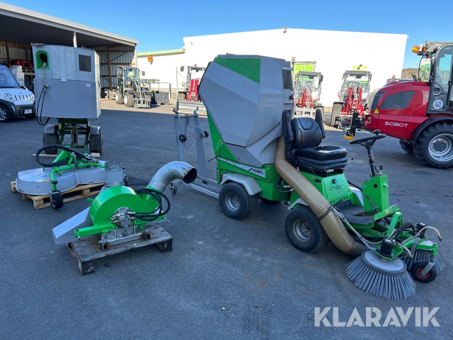 Redskapsbärare Egholm 2100 med lövsug, sop/sug & klippdäck