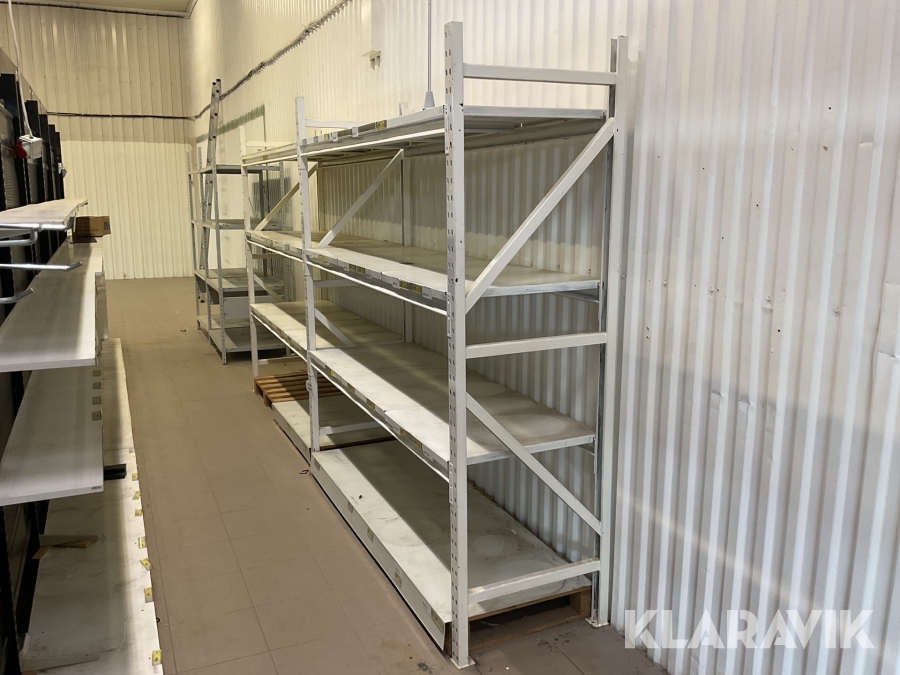 Förvaringshylla plåt bredd 3,82m