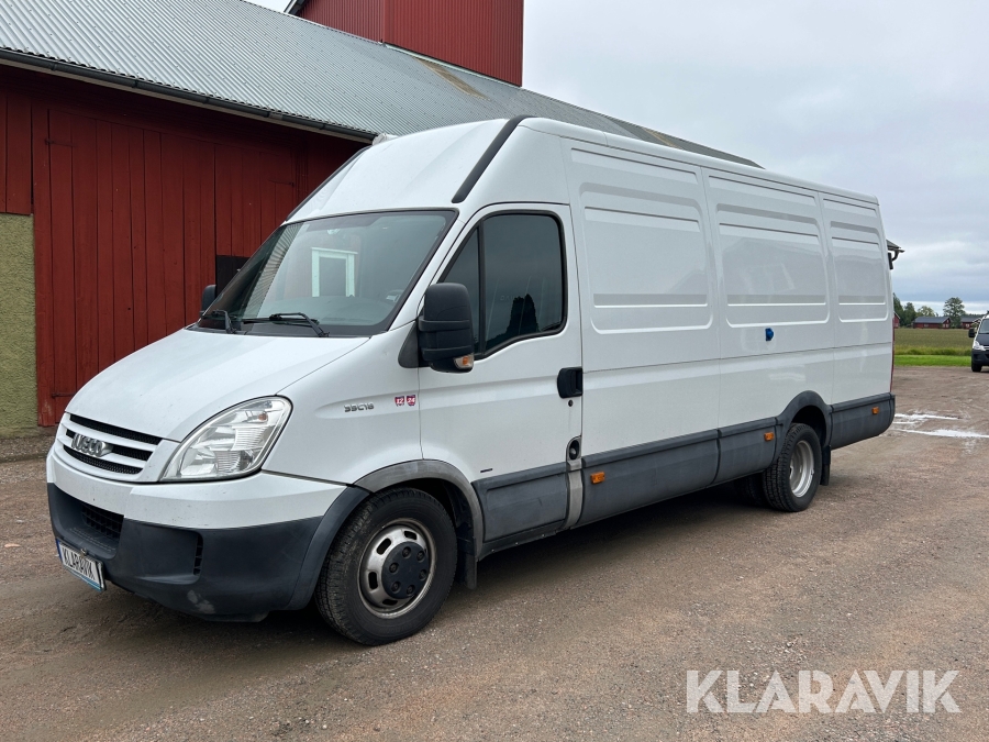 Inredd Skåpbil Iveco 13C18