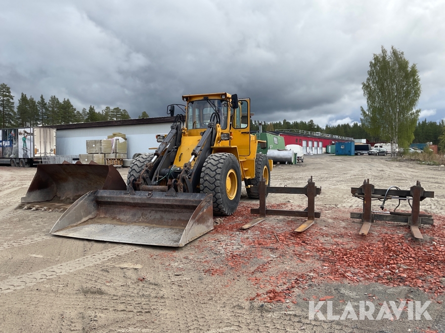 Hjullastare Volvo BM L90 med tillbehör