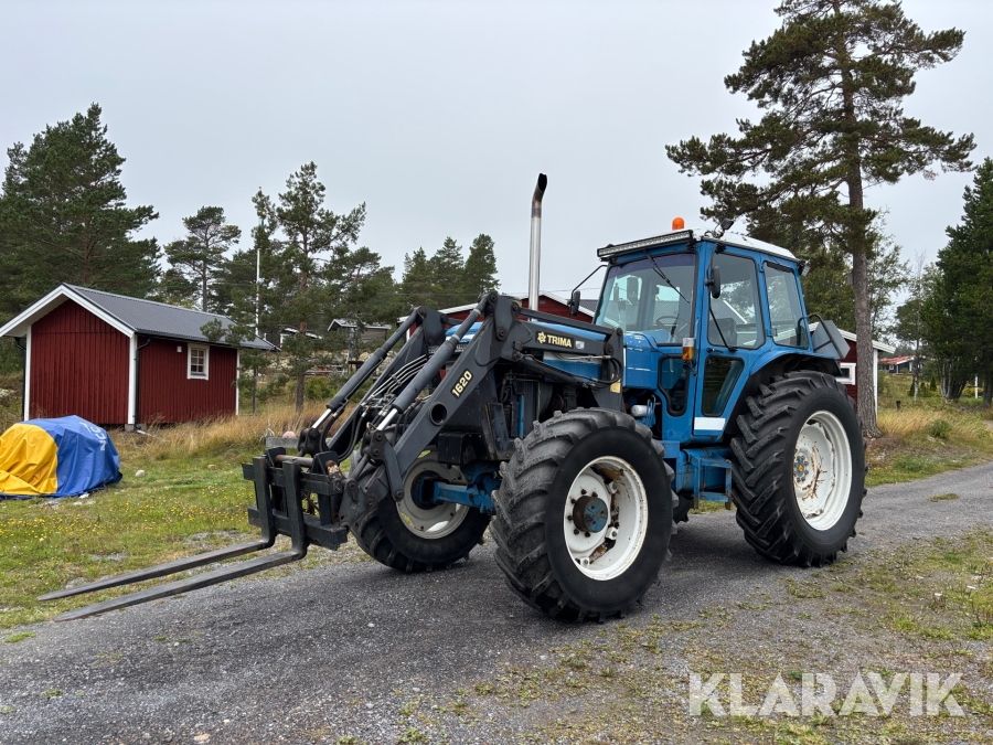 Traktor Ford 8210 med lastare