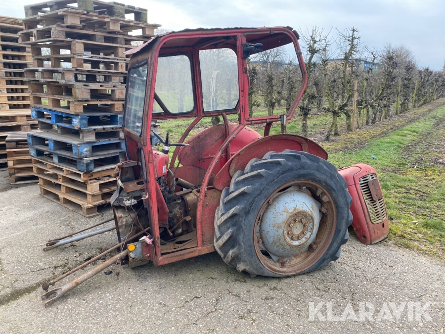 Hytt med bakaxel och huv Massey Ferguson 35