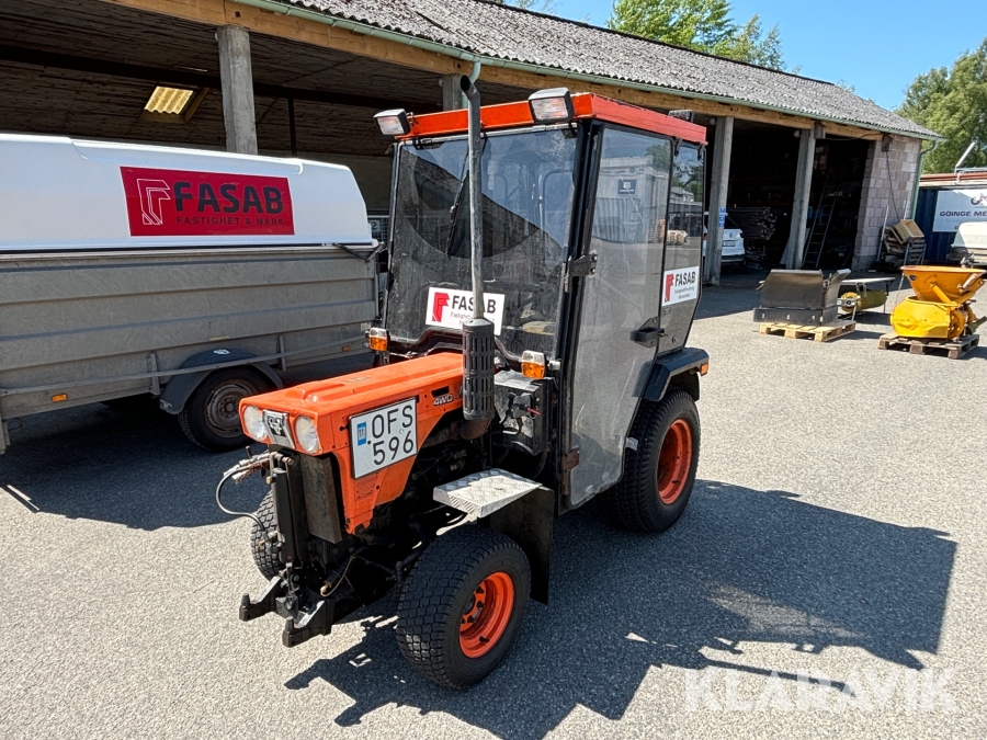 Traktor Kubota 7100 HST med redskap