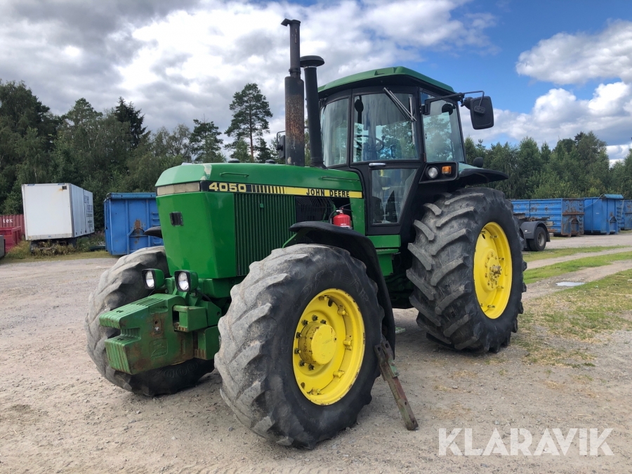 Traktor John Deere 4050 4WD