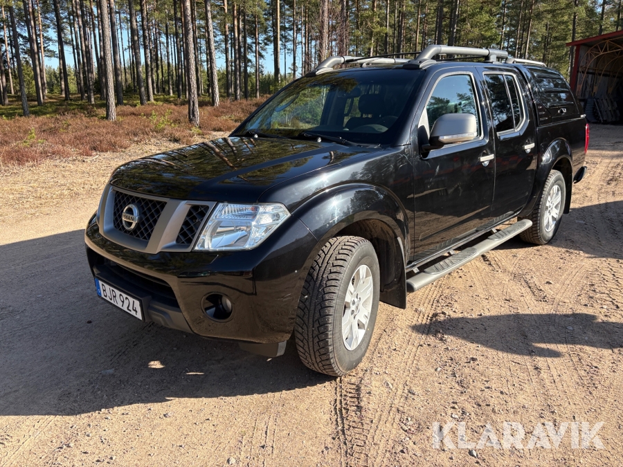 Pickup Nissan Navara 2.5 dCi med kåpa