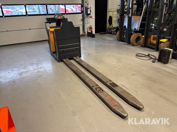 Låglyftande plocktruck Jungheinrich ECE 225