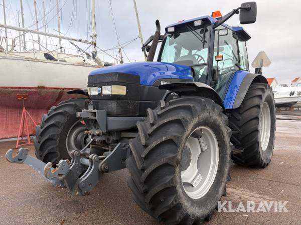 Traktor New Holland TM135