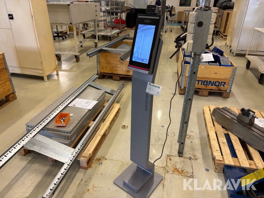 Ansiktsigenkänningsterminal med temperaturmätning Hikvision DS-k5604A-3XF/N