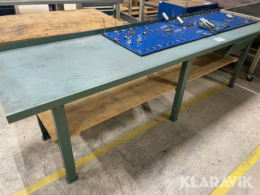 Arbetsbänk med arbetstavla Werba