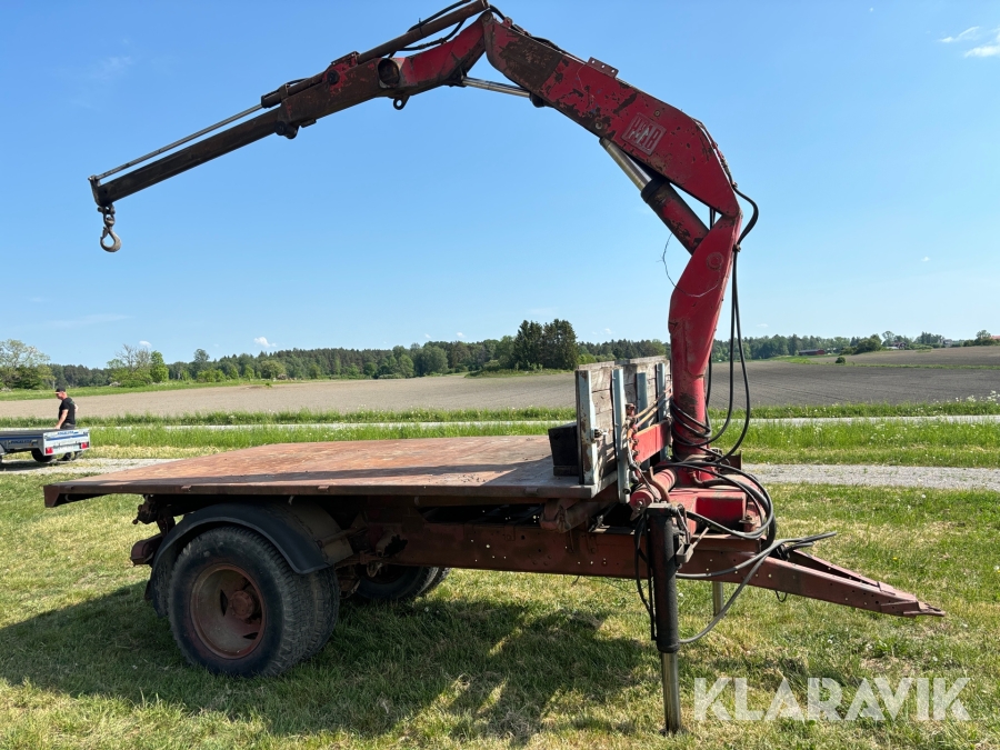 Traktorvagn med kran och tipp