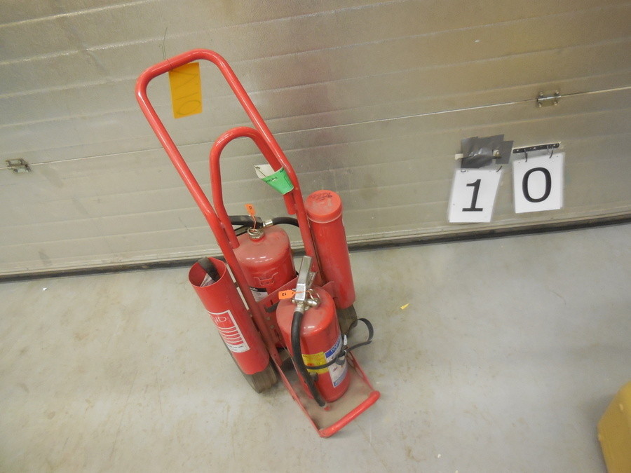 BRANDSLÄCKARVAGN HETA ARBETEN