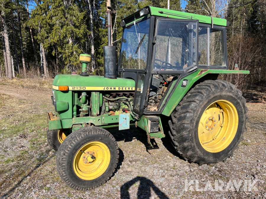 Traktor John Deere 2130