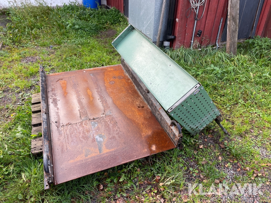 Lastsläde med verktygsskåp