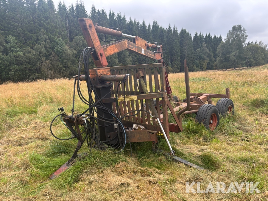 Skogsvagn med kran