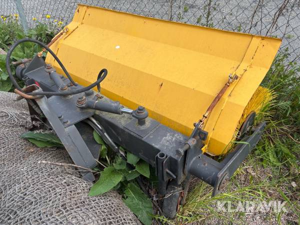 Sopvals Stensballe HF 1700P med A-ram fäste
