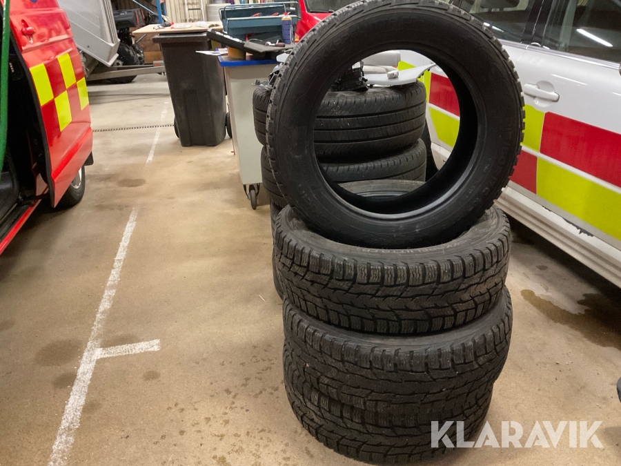 Dubbfria vinterdäck Nokian Hakkapelitta CR3 215/70R17C
