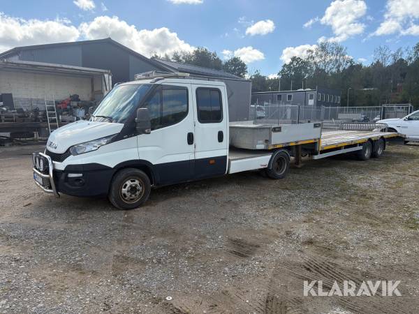 Dragbil Iveco Daily 40 - 170 med maskintrailer