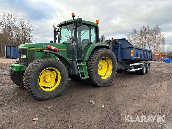 Traktor John Deere 6800 med lastväxlarvagn